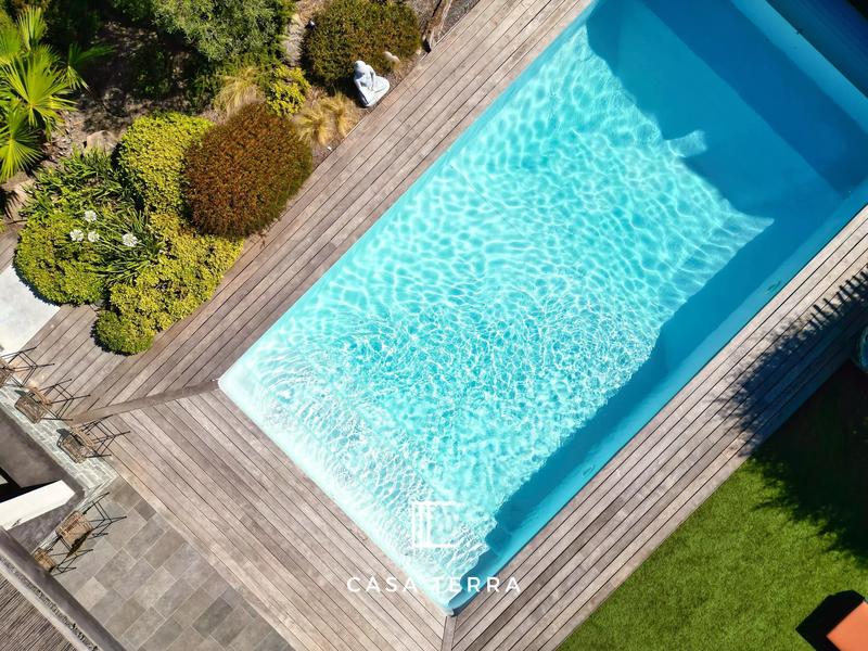 Villa - 250 m² - 9 pièces