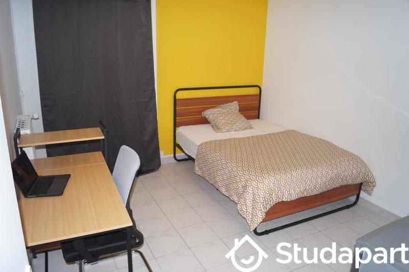 Chambre - 13 m² - 1 pièce