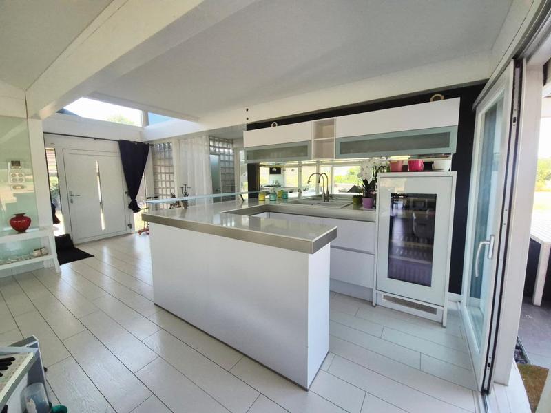 Maison - 229 m² - 6 pièces