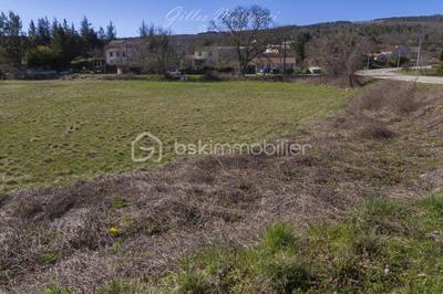 Terrain - 704 m²