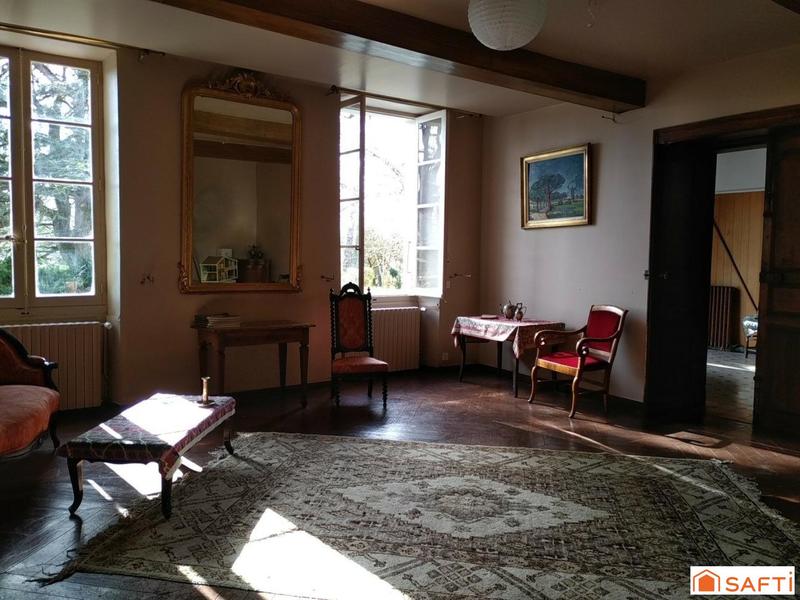 Maison - 410 m² - 10 pièces