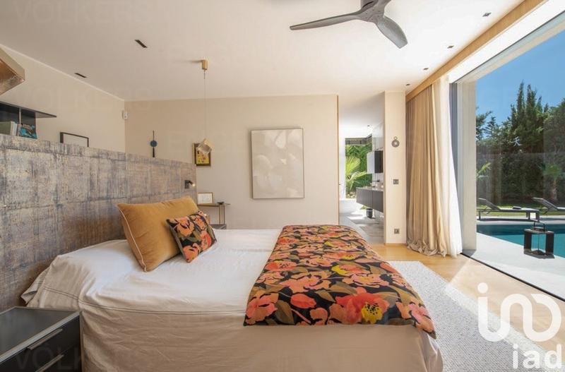 Maison - 300 m² - 5 pièces