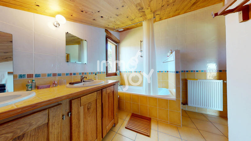 Maison - 133 m² - 7 pièces