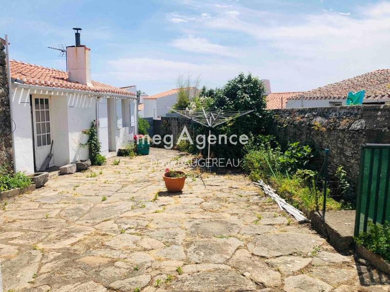 Maison traditionnelle - 163 m² - 8 pièces