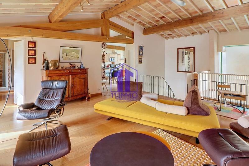 Maison - 230 m² - 10 pièces