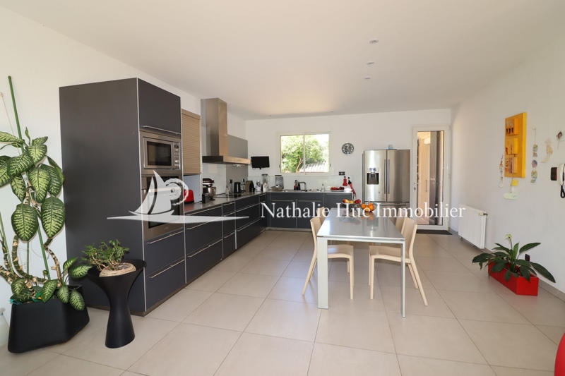 Maison - 280 m² - 8 pièces