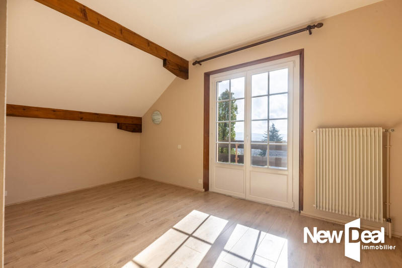 Maison - 230 m² - 7 pièces