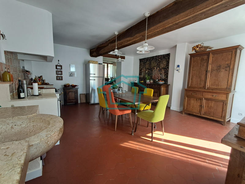 Maison - 185 m² - 6 pièces