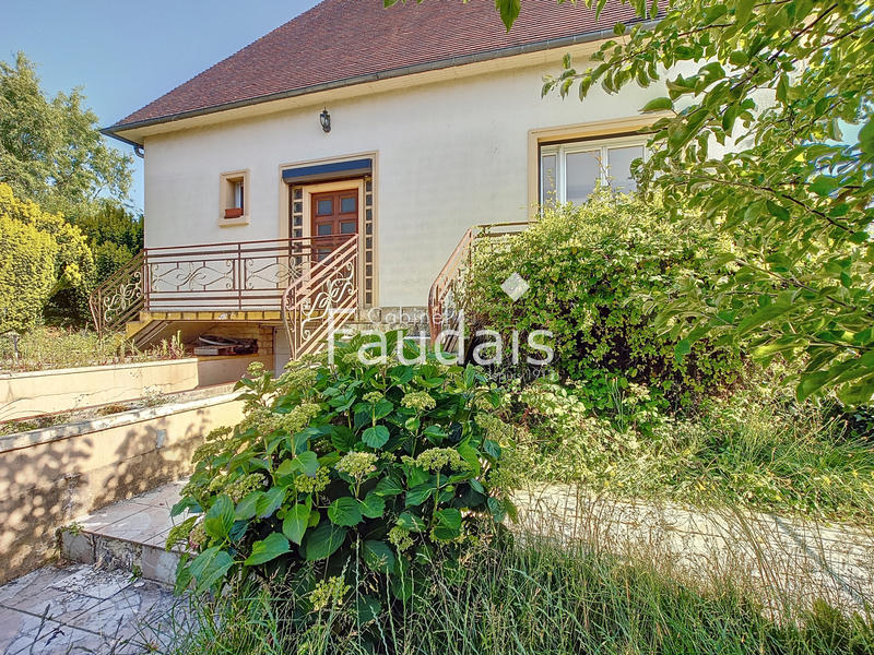 Maison - 178 m² - 9 pièces