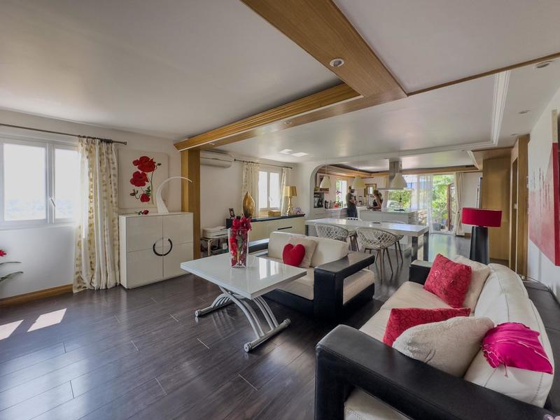 Maison - 204 m² - 6 pièces