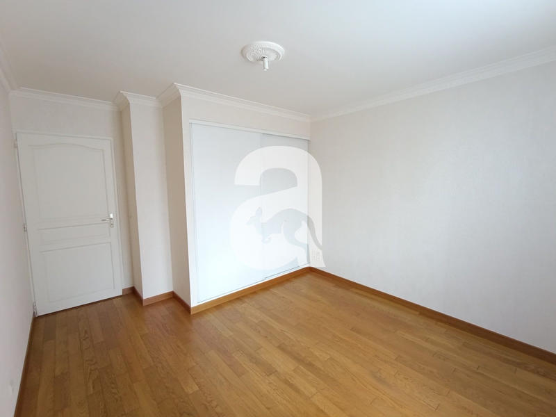 Appartement - 81 m² - 3 pièces