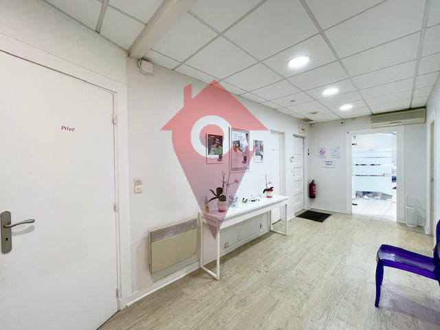 Local commercial - 89 m² - 5 pièces