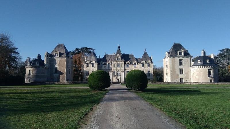 Manoir - 1 900 m² - 25 pièces