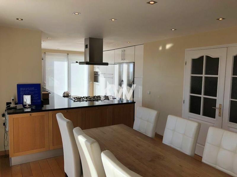 Maison - 227 m² - 8 pièces