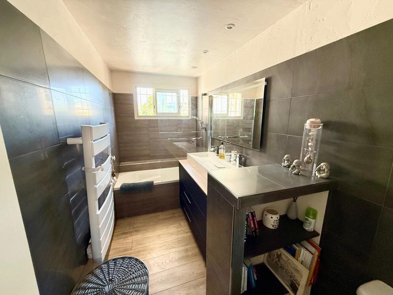 Villa - 159 m² - 6 pièces