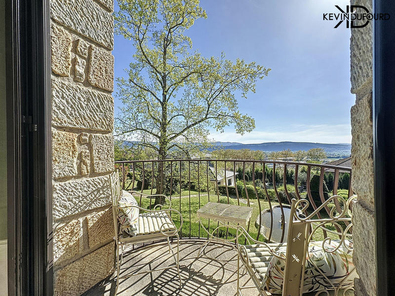 Propriété - 400 m² - 14 pièces