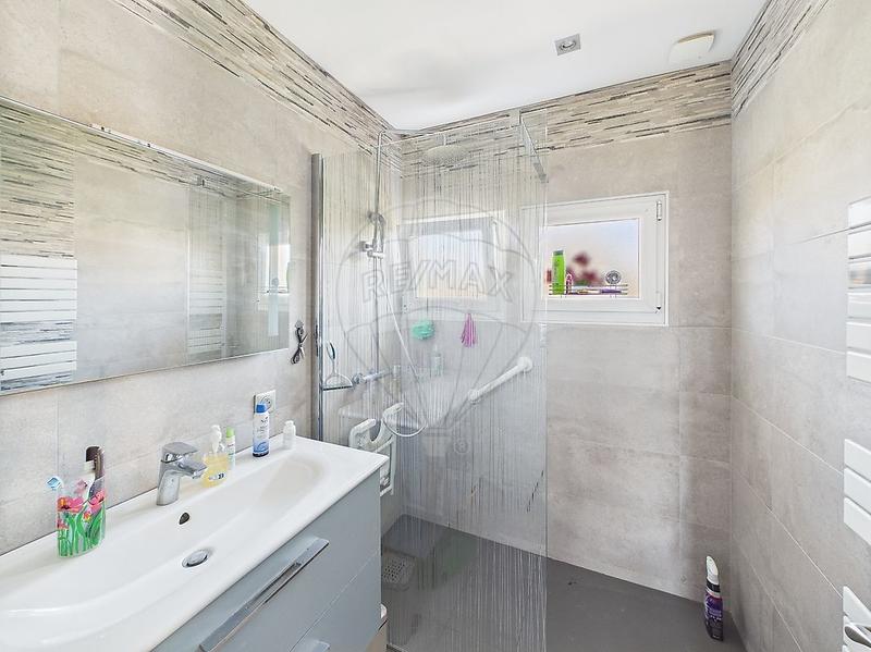 Maison - 95 m² - 7 pièces