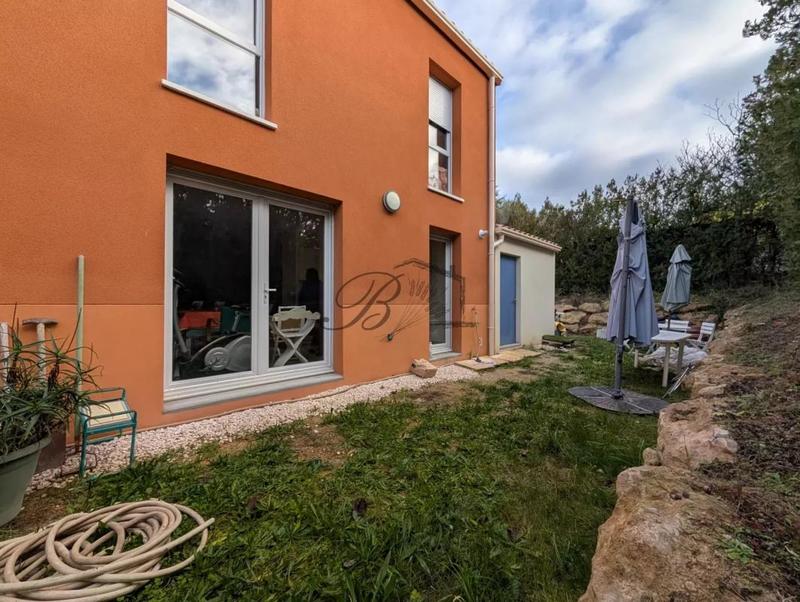 Maison - 94 m² - 4 pièces