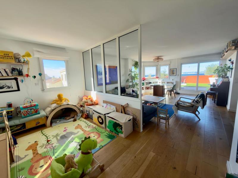 Penthouse - 90 m² - 4 pièces