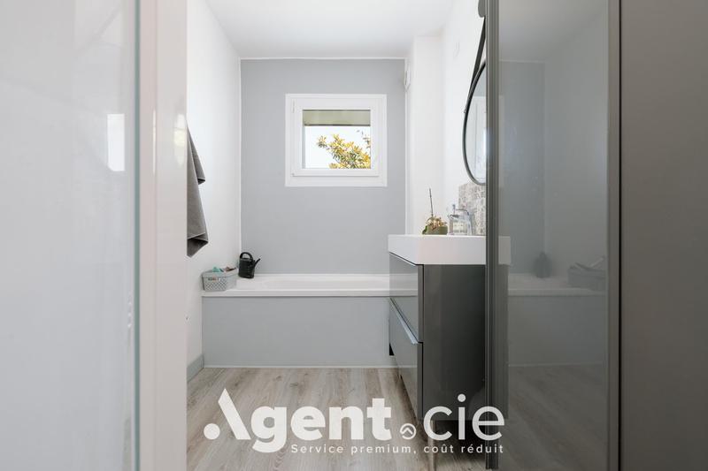 Maison - 143 m² - 7 pièces