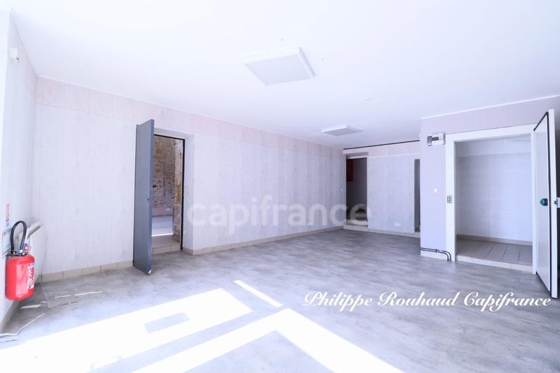 Maison - 220 m² - 11 pièces