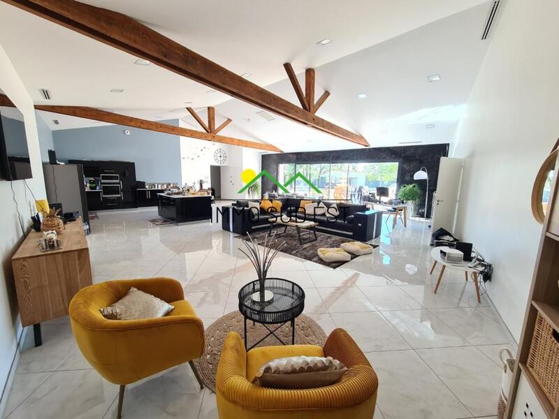 Villa - 340 m² - 7 pièces