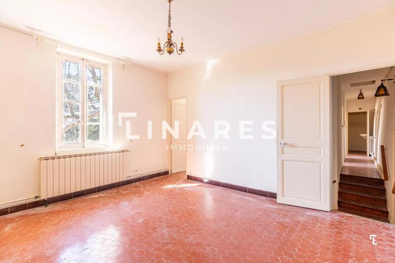 Maison - 263 m² - 9 pièces