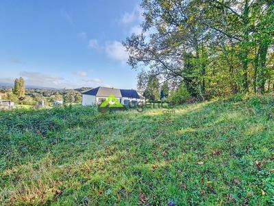 Terrain constructible - 1 072 m²