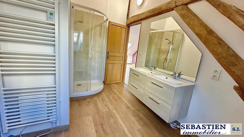 Maison - 122 m² - 8 pièces