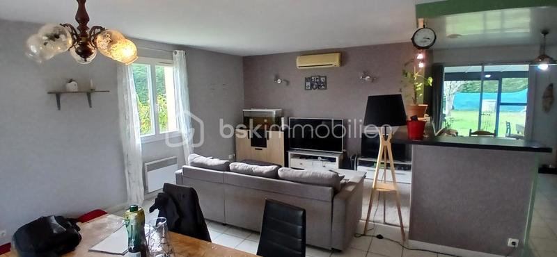 Maison - 93 m² - 4 pièces