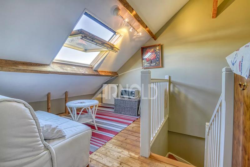 Maison - 217 m² - 8 pièces