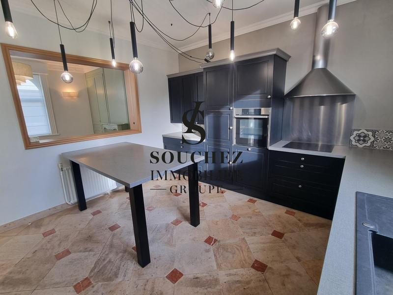 Maison - 170 m² - 8 pièces