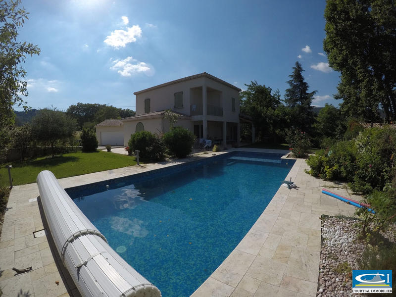 Villa - 189 m² - 7 pièces