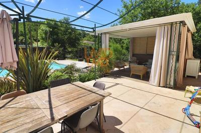 Propriété - 342 m² - 12 pièces