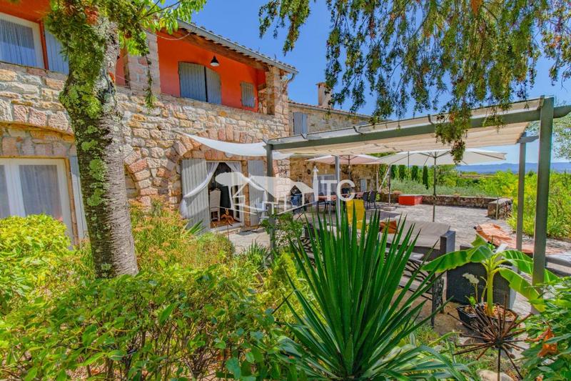 Maison en pierre - 250 m² - 9 pièces