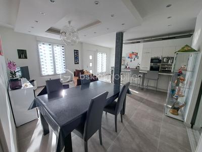 Loft - 109 m² - 5 pièces