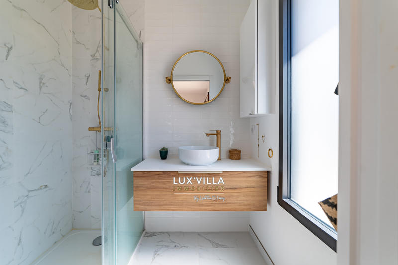 Villa - 290 m² - 12 pièces