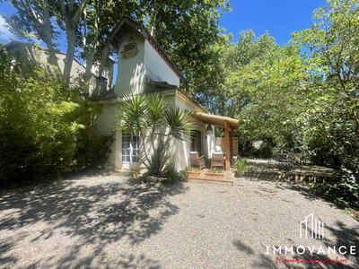 Maison - 747 m² - 23 pièces