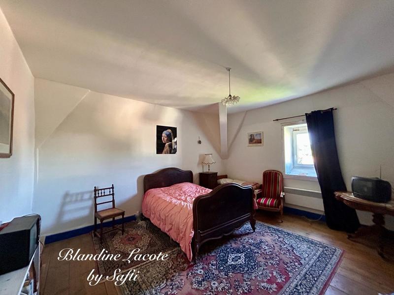 Maison - 296 m² - 12 pièces