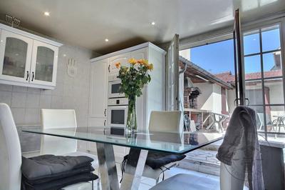 Maison - 210 m² - 7 pièces