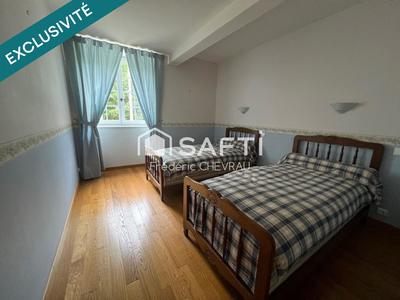 Maison - 260 m² - 6 pièces