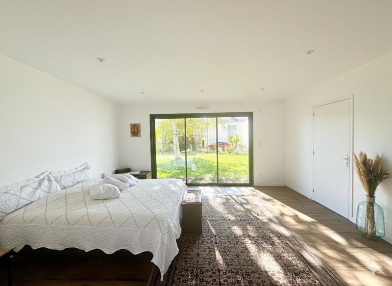 Maison - 210 m² - 7 pièces