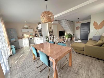 Villa - 90 m² - 5 pièces