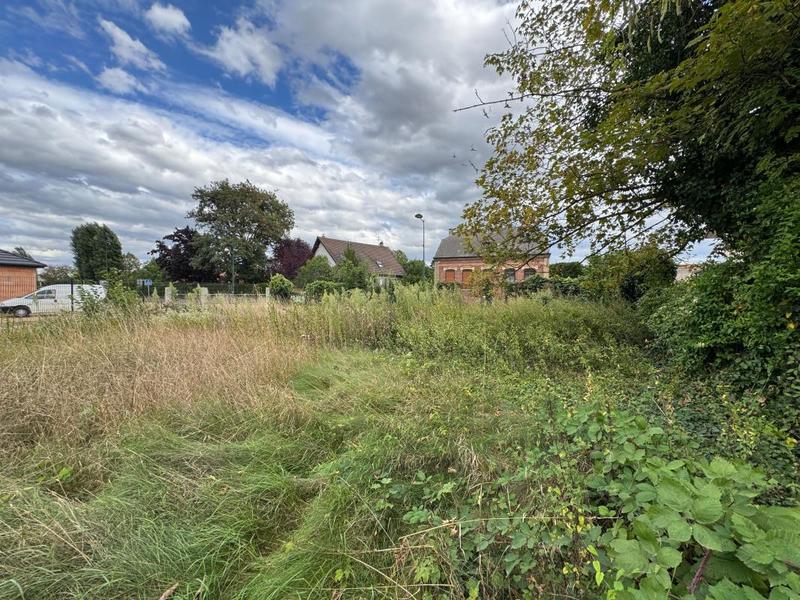 Terrain constructible - 733 m²