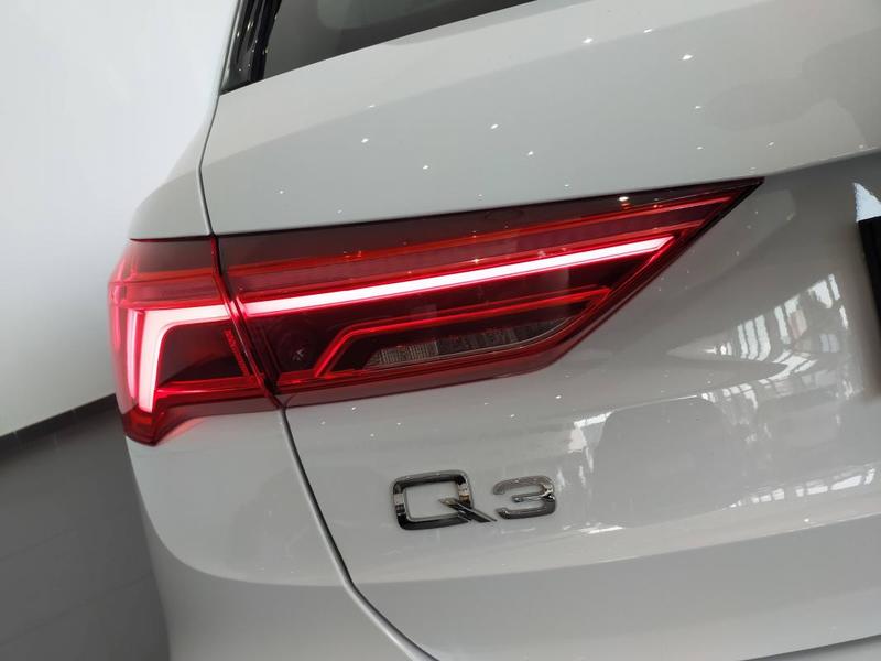 Audi Q3 45 TFSIe 245 ch s tronic 6 s line