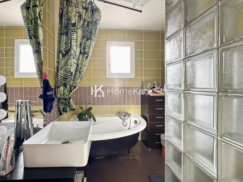 Maison - 100 m² - 4 pièces