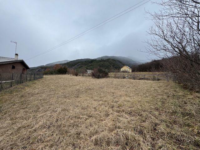 Terrain constructible - 650 m²