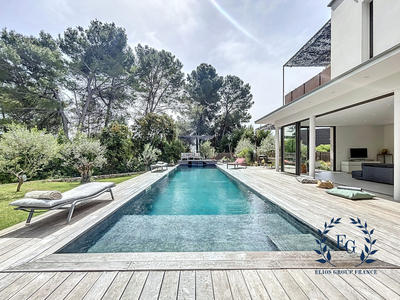 Villa - 207 m² - 7 pièces
