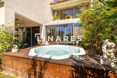 Villa - 196 m² - 6 pièces