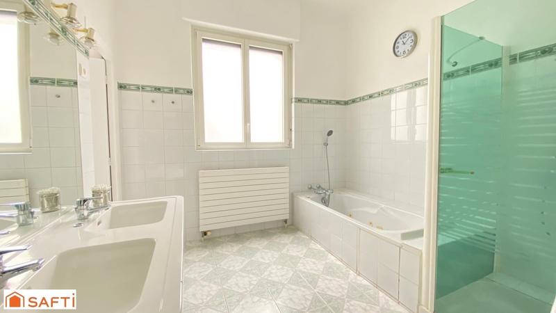 Maison de maîtres - 367 m² - 10 pièces